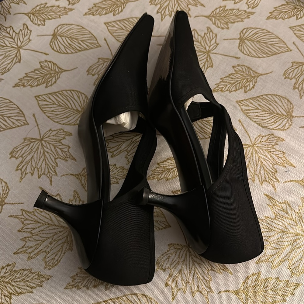 Stuart Weitzman Balck Heels Size 7.5 - image 7